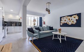 Urban Elegance Apartment