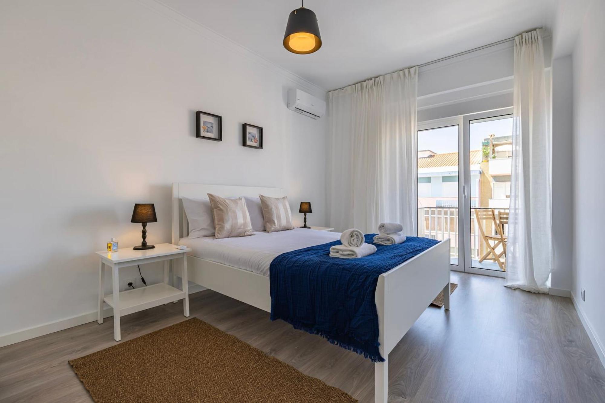 Urban Elegance Apartment Almada Esterno foto