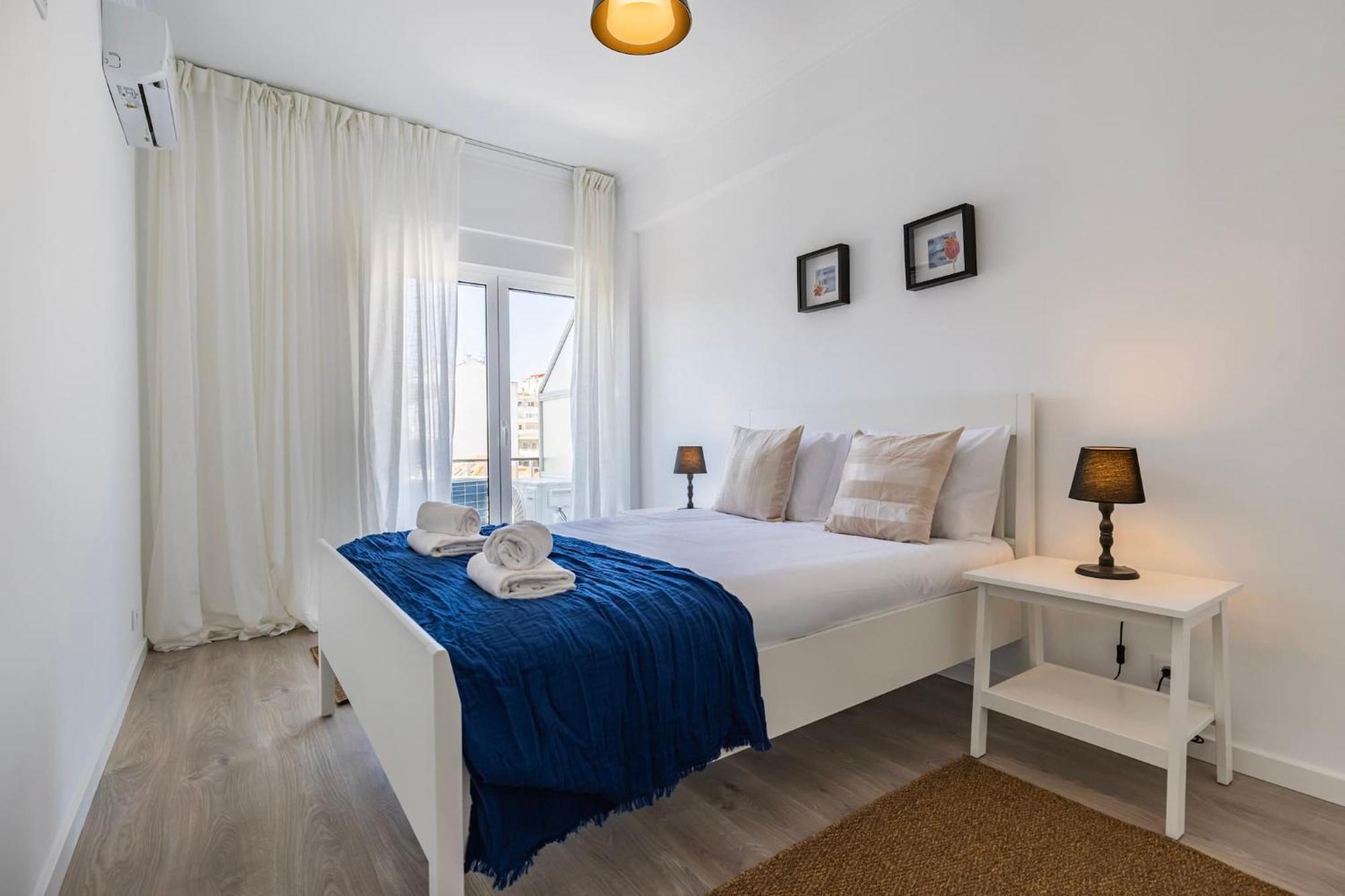 Urban Elegance Apartment Almada Esterno foto